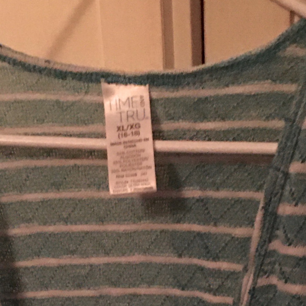 Time and True XL sweater. Teal and white